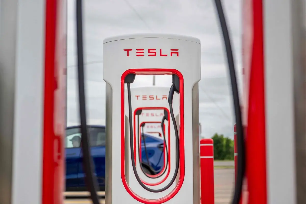 Tesla Owners Express Frustration Over Supercharger Team Dissolution